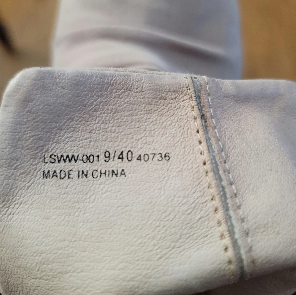 *SOLD* Chinese Laundry Kristin Cavallari Lash Booties, Nude Suede Chunky Size 9 - Picture 5 of 6